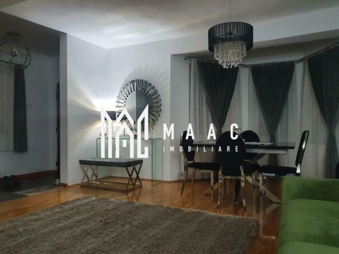 2 Case | 600 mpu | 11 Camere | Terezian - Maac Imobiliare vă oferă spre vânzare acest ansamblu imobiliar unic constă din două case mari și spațioase, amplasate strategic la colț de străzi, oferind astfel intimitate și acces facil. Proprietatea se bucură de o locație excelentă în Sibiu, într-o zonă foarte apreciată pentru accesul rapid la facilități și servicii. Caracteristici principale: Suprafață totală: 11 camere complet finisate și mobilate, plus alte 9 camere mari semifinisate, care oferă oportunități suplimentare de personalizare sau extindere. Curte generoasă cu gazon bine întreținut, ideală pentru petrecerea timpului în aer liber. Terasa spațioasă, perfectă pentru relaxare sau pentru organizarea unor evenimente. 4 băi complet echipate, garantând confortul și funcționalitatea pentru o familie numeroasă sau pentru utilizarea în regim mixt (rezidențial și comercial). Intrări separate pentru fiecare casă, ceea ce permite atât utilizarea independentă, cât și potențialul de a genera venituri prin închiriere. Detalii suplimentare: Casa 1 este complet mobilată și echipată, gata de mutare. Casa 2 oferă 9 camere mari semifinisate, ce pot fi adaptate în funcție de nevoile și preferințele noului proprietar. Locație: Situată într-un cartier de prestigiu, cu acces rapid la școli, transport public, magazine și alte facilități urbane. Această proprietate este ideală atât pentru o familie extinsă, cât și pentru investitori, datorită spațiului generos și posibilităților multiple de utilizare. Nu ratați această oportunitate unică de a deține o proprietate impresionantă într-una dintre cele mai căutate zone din Sibiu! Pentru mai multe informații sau pentru a programa o vizionare, nu ezitați să ne contactați, specificand ID: CP2090819 }}