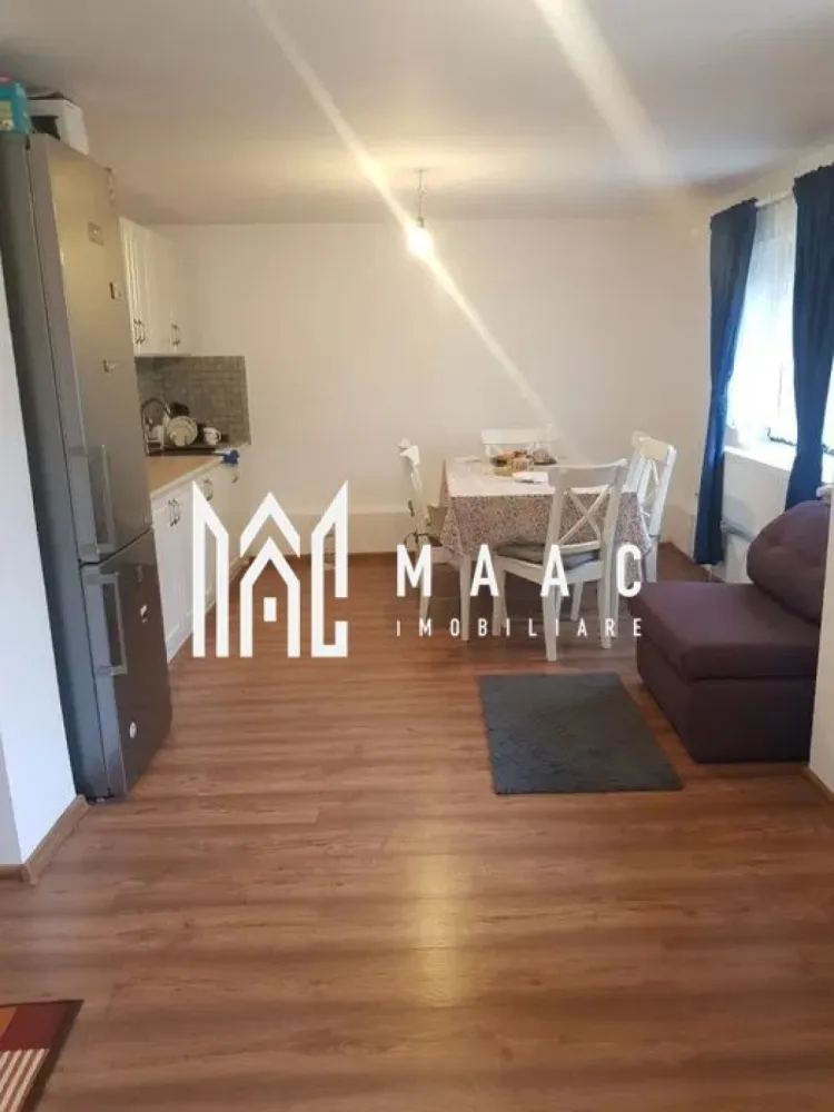 Casa 4 Camere | 600 MP Teren | Avrig - MAAC Imobiliare vă propune spre vânzare o casă de vacanță amplasată pe strada principală din Valea Avrigului, oferind un spațiu generos și multiple facilități pentru confortul dumneavoastră. Detalii proprietate: Suprafață utila: 142 mp Compartimentare: Parter: living spațios, bucătărie complet utilată, baie, pivniță Etaj: 3 camere, 2 băi, hol, acces prin scări interioare și exterioare Teren: 600 mp (posibil extindere la 1100 mp) Dotări și facilități: Apă din foraj de 65 m Curent electric, inclusiv panouri solare Încălzire cu termosemineu pe lemne, calorifere și boiler de 120 L 2 foișoare ideale pentru relaxare Magazii pentru depozitarea lemnelor Această proprietate este perfectă pentru cei care doresc să evadeze din agitația urbană și să se bucure de natură. Pentru mai multe informații și pentru a programa o vizionare, vă rugăm să ne contactați ID:CP2089927 }}