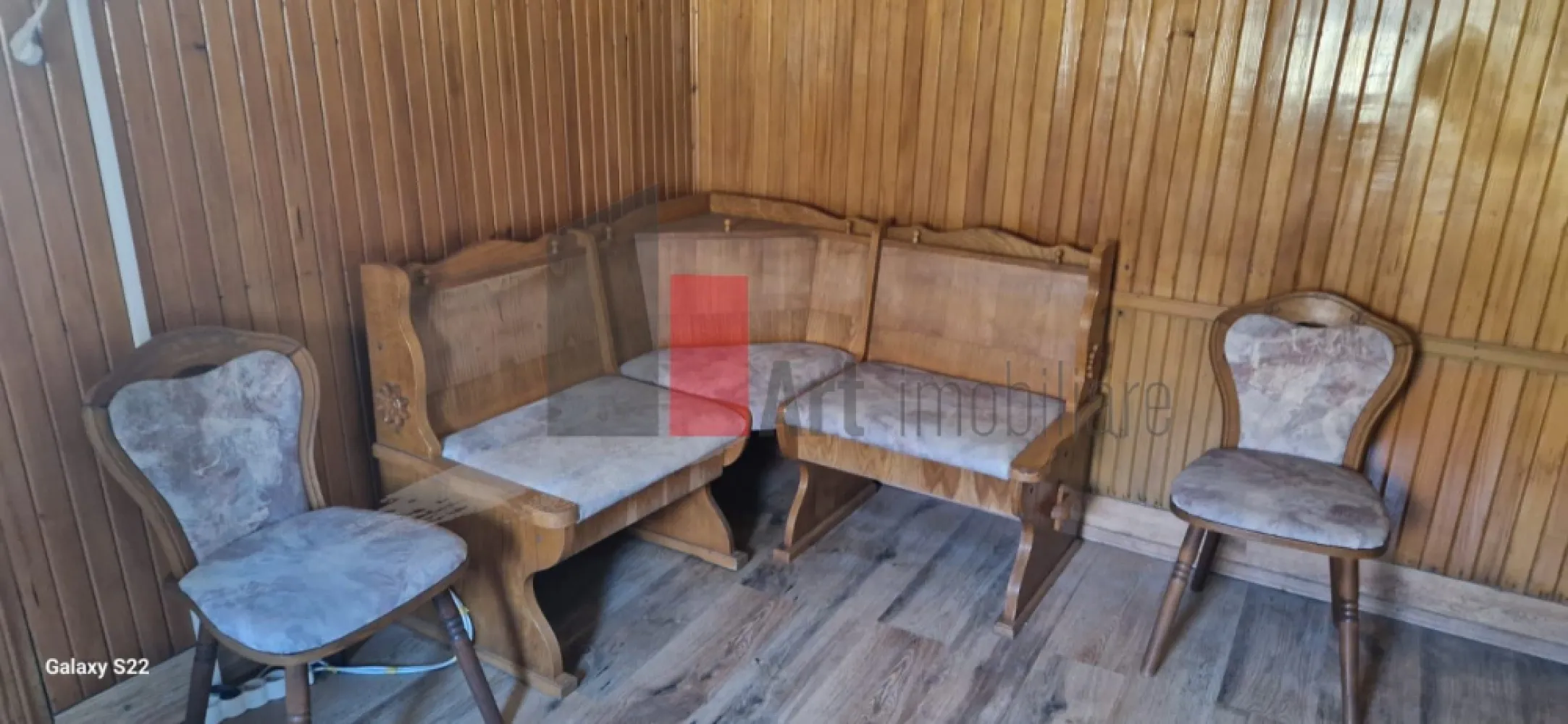 CASA DE VANZARE IN BUSTENI- POIANA TAPULUI