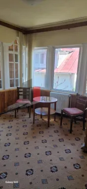 CASA DE VANZARE IN BUSTENI- POIANA TAPULUI