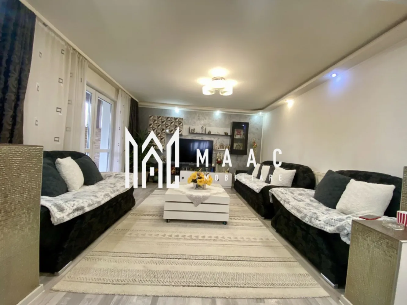 Casa individuala | 240 MPU | Teren 1200 | Talmaciu - MAAC Imobiliare va propune spre vanzare o casă individuală situata într-un cartier rezidential din Talmaciu. Proprietatea are o suprafața utilă de 240 mp, la aceasta suprafata se adauga o terasa si 2 balcoane, casa este amplasată pe un teren de 1200 mp . Are urmatoarea compartimentare : -Parter: hol, living cu acces in terasa, bucatarie separata, baie, debara si un dormitor. -Etaj: 3 dormitoare, living cu acces in balcon, baie, dessing, 2 balcoane. Exista posibilitatea sa se contruiasca inca un etaj deoarece peste primul nivel este turnata placa de beton. Propritatea este izolata termic, incalzirea se face prin centrala cu lemne, punctul de bransament la gaz este la o distanta de 200 m. Cartierul este iluminat stradal si urmeaza sa se asfalteze in viitorul apropiat. Pentru mai multe detalii precizati telefonic ca ati vazut anuntul cu ID: CP2089007 }}