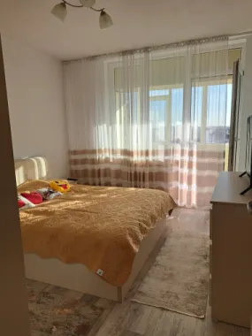 Vand apartament 3 camere complex Adm - Nazuintei - Leroy Merlin