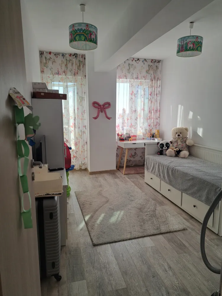 Vand apartament 3 camere complex Adm - Nazuintei - Leroy Merlin