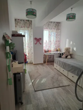 Vand apartament 3 camere complex Adm - Nazuintei - Leroy Merlin