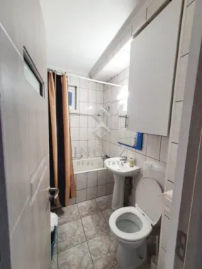 De închiriat – Apartament 2 camere decomandat | Metrou 1 Decembrie 191