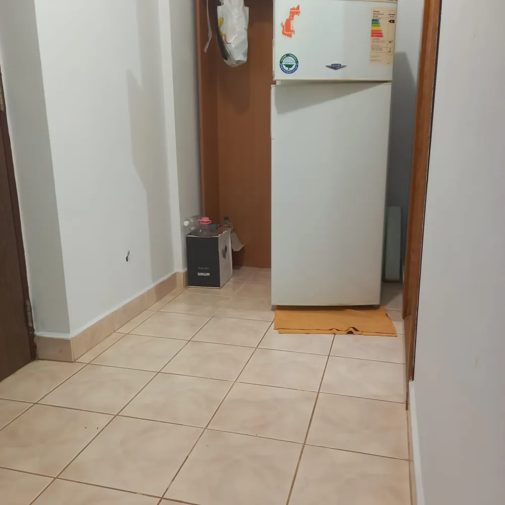 Garsoniera zona stadion - Garsoniera zona stadion Primăverii suprafață 46m pătrați cu balcon circular 9m patrati. Etaj 2 încălzire Termoficare. Dispune de o boxa.&nbsp;