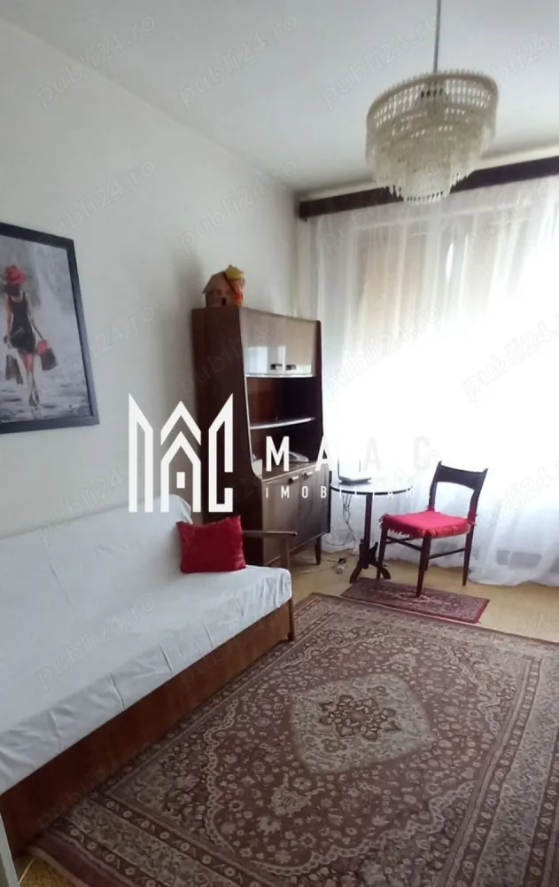 Apartament 3 camere | 65 mp | Lift | Mihai Viteazu - MAAC Imobiliare vă propune spre vânzare un apartament deosebit cu 3 camere decomandat, situat la etajul 10 al unui imobil de pe Bulevardul Mihai Viteazu. Compartimentare: Hol, living spațios, două dormitoare confortabile, bucătărie practică, cămară și balcon cu ieșire din living. Apartamentul oferă o vedere panoramică minunată, asigurând în același timp o intimitate sporită. Blocul este dotat cu un lift recent renovat și modernizat pentru confortul dumneavoastră. Lipsit de sarcini asigurând o tranzacție rapidă și fără complicații. Se vinde mobilat și utilat. Necesită modernizare, oferindu-vă astfel posibilitatea de a-l amenaja după propriul gust și nevoi. Situat într-o zonă foarte bună, apartamentul este aproape de centre comerciale, instituții de învățământ și alte facilități esențiale. În apropiere se găsesc parcuri și spații verzi, ideale pentru copii și pentru momente de relaxare în aer liber. Pentru mai multe informații, vă rugăm să ne contactați la MAAC Imobiliare și să specificați că ați văzut anunțul cu ID: CP2075373 }}