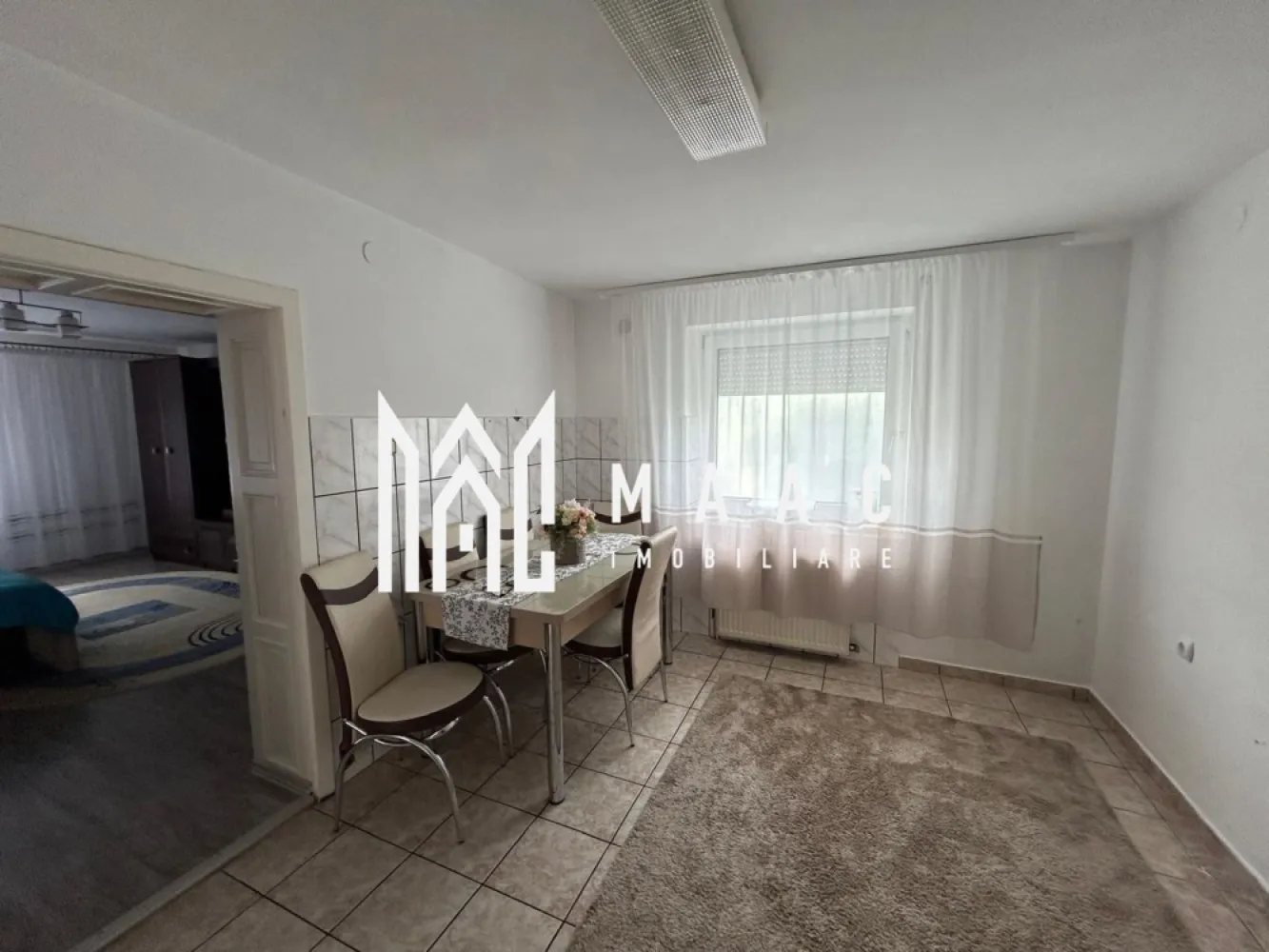 Casa 5 camere I Individuala I Acces auto I Curte I Turnisor - Va propunem spre vanzare o casa individuala situata in zona Turnisor. Proprietatea este compusa din 3 corpuri de cladire: -corp 1: bucatarie de vara -corp 2: hol acces, living, baie, 2 dormitoare. -corp 3: living 2 dormitoare, baie. Aferent proprietati: filigorie, magazie, garaj, gradina. Zona linistita perfecta pentru o familie. Pentru mai multe detalii, precizati telefonic ca ati vazut anuntul cu ID: CP2068267 }}