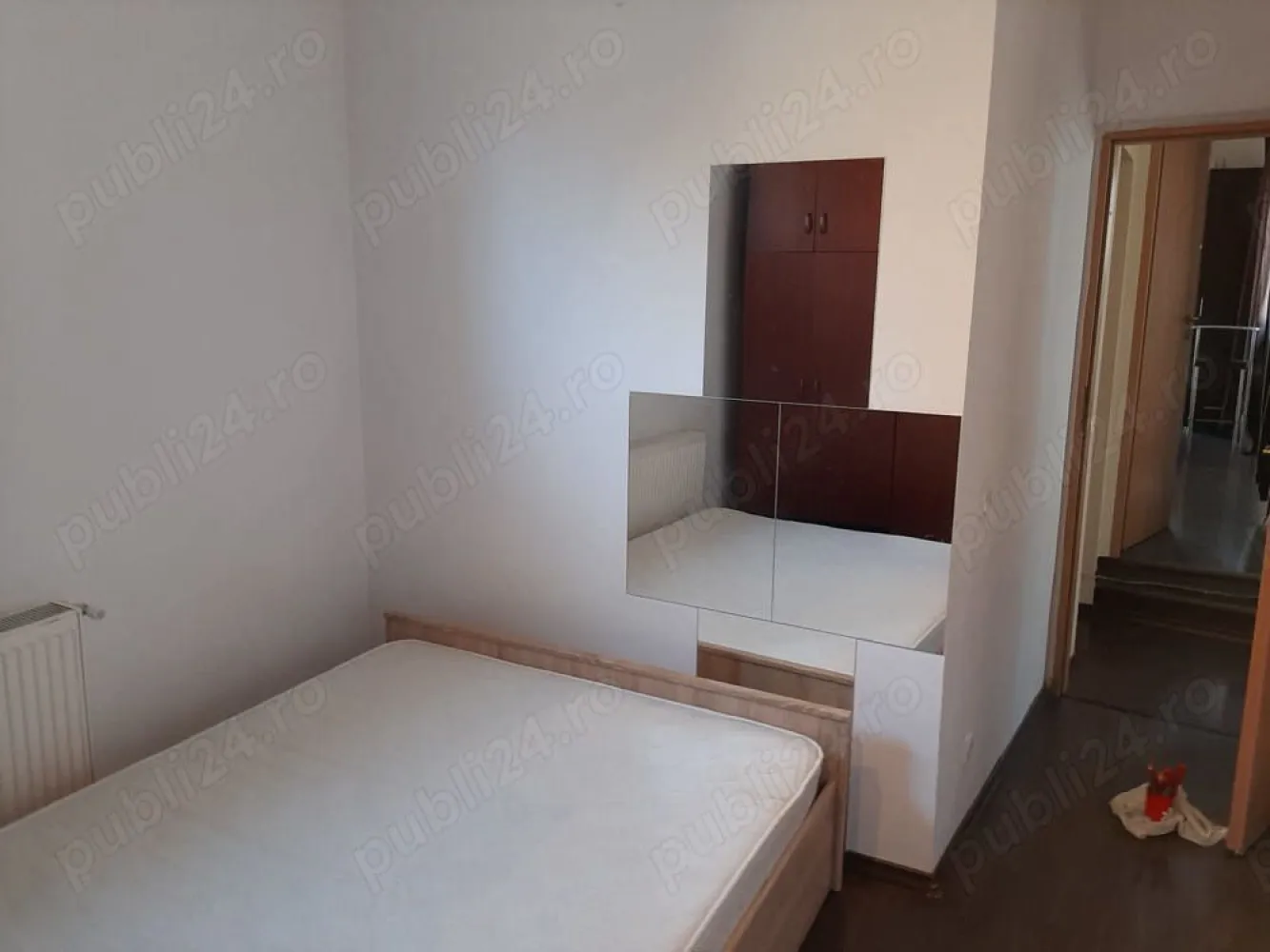 Ag BRASADAS închiriază ap 4 cam, zona Unirii - Agenția BRASADAS închiriază apartament la familie, NU in regim hotelier subinchiriere, NU firma, fara animale de companie.
Apartamentul are 4 camere, 2 bai, balcon, 109mp.utili, îni zona Unirii, sector4, lângă Secția 12 Politie și Liceul Ion Creangă.
Apartamentul este mobilat + frigider, aragaz, masina de Pentru mai multe oferte accesați www.brasadas.com.