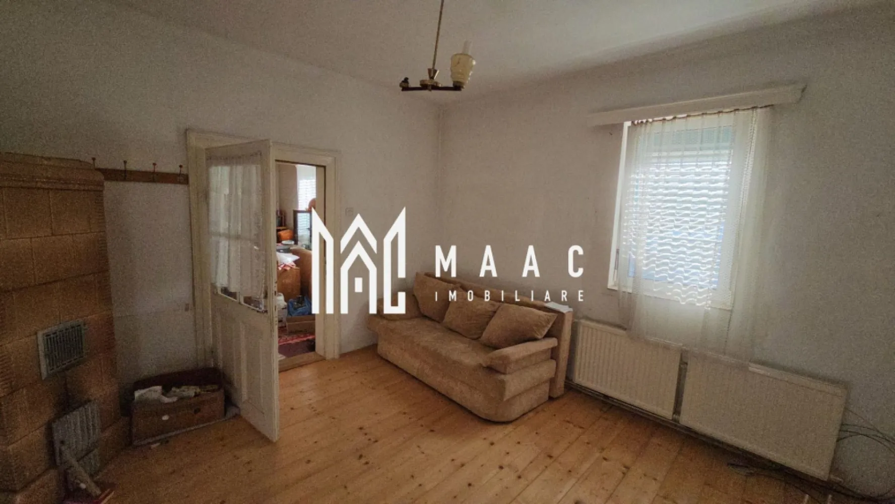 Casa individuala | 5 camere | 1056 mp teren | Cisnadie - MAAC Imobiliare vă propune spre vânzare o casa cu 5 camere situata în Cisnădie. Regim de inaltime: D+P+P Compartimentare: Demisol- pivinta, 2 camere, spatiu pentru living-birou-baie. Parter-living, 2 dormitoare, bucatarie si baie. In plus un teren de 1056 mp. Există proiect de extindere și etajare. Această proprietate este ideală pentru cei care doresc să investească și să personalizeze locuința după propriile nevoi. Pentru mai multe detalii precizati telefonic ca ati vazut anuntul cu ID: CP2063454 }}