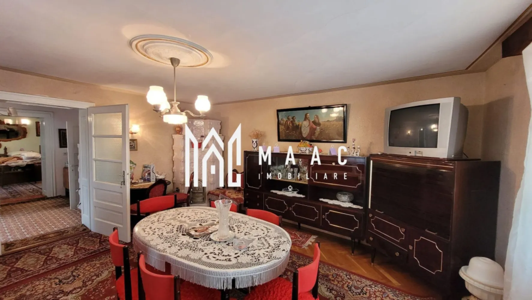 Casa Individuala | Ultracentral | Acces auto | Pivnita - MAAC Imobiliare va propune spre vanzare o casa individuala in Centrul orasului. Descriere Proprietate: Descoperiți această casa individuală situată într-o zonă deosebită, disponibilă imediat! Cu o suprafață utilă de 78 mp și o suprafață construită desfășurată de 110 mp, această locuință oferă confort și spațiu generos pentru întreaga familie, sau o oportunitate unica pentru investitie. Construcția din cărămidă este finalizată și se află într-o stare bună. Detalii Tehnice: Suprafață utilă: 78 mp Suprafață construită desfășurată: 110 mp Suprafață construită la sol: 99 mp Suprafață teren: 160 mp Tip construcție: Cărămidă Acoperiș: Țiglă Nr. subsoluri: 1 Pod: Da Încăperi și Anexe: Nr. bucătării: 1 Nr. băi: 1 Dotări: Aragaz, cadă, TV Amenajări și Utilități: Străzi: Asfaltate, iluminat stradal Mijloace de transport în comun: Disponibile Utilități generale: Apă, canalizare, CATV, curent, gaz, internet, telefon Dotări imobil: Acoperiș, wireless, parcare deschisă Priveliște: Vedere spre oraș Ușă intrare: Lemn Pereți: Faianță, vopsea lavabilă Mobilat: Parțial mobilat Bucătărie: Închisă Ferestre: PVC, termopan, ferestre care se deschid Contorizare: Apometre, contor electric, contor gaz Uși interior: Lemn Podele: Gresie Alte spații: Curte, WC serviciu, pivniță de 56MP Alte Detalii: Această proprietate oferă toate facilitățile necesare pentru o viață confortabilă într-o locație bine conectată la infrastructura urbană. Este ideală pentru familii care caută o locuință in Centrul orasului, cu acces facil la transportul public și toate utilitățile, sau pentru investitie in zona Centrala. Pentru mai multe informatii precizati ca ati vazut anuntul cu ID: CP2051806 }}