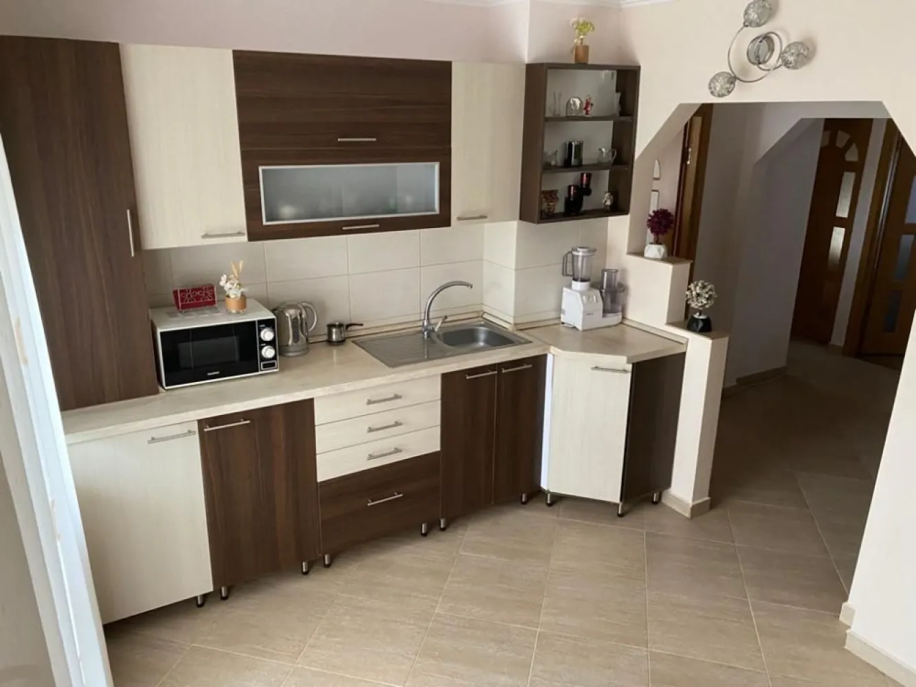 BRASADAS vinde ap cu 4 cam 92mp etajul 3 în Micro 17 - Agentia Imobiliara BRASADAS vinde apartament cu 4 camere situat la etajul 3 în Micro 17 având 2 balcoane si suprafata UTILA 92mp.
www.brasadas.com.