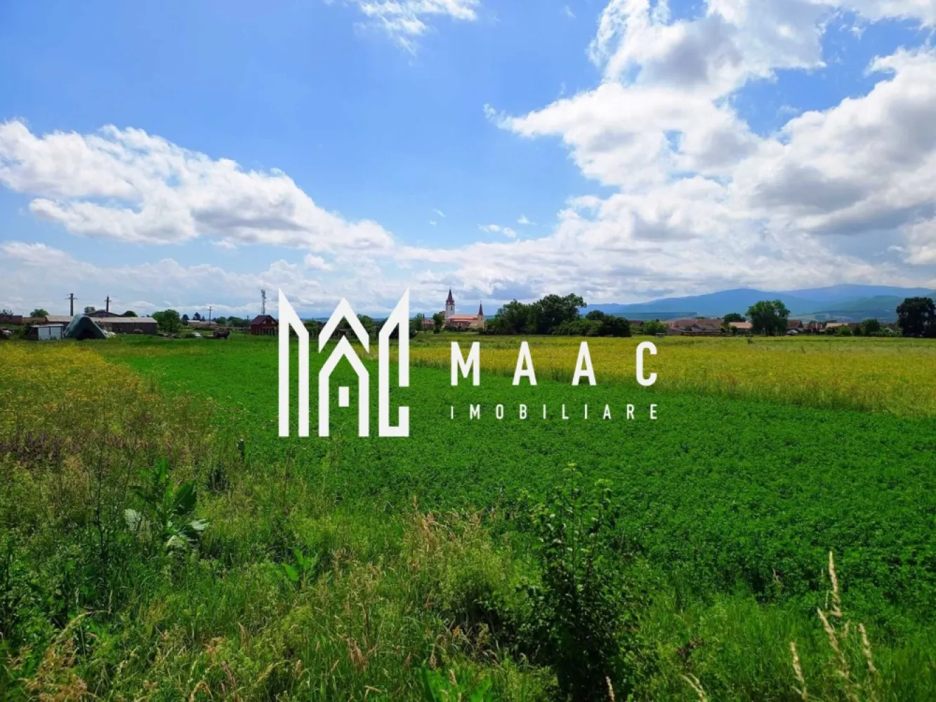 Teren intravilan | 680 mp | in Cristian langa Sibiu - Agenția MAAC Imobiliare vă propune spre vanzare un Teren Intravilan Locație: Cristian, lângă Sibiu Oferim spre vânzare un teren intravilan de 680 mp, situat în localitatea Cristian, lângă Sibiu. Facilitând astfel accesul rapid către principalele artere rutiere. Accesul la teren se face pe un drum asfaltat, iar toate utilitățile publice (electricitate) sunt disponibile la 120 metri distanță. Terenul beneficiază de o deschidere generoasă la două drumuri, având 19 metri la drumul principal. Suprafața este complet plană, oferind oportunități multiple pentru dezvoltare. Privelistea asupra împrejurimilor este deosebit de frumoasă, adăugând un plus de valoare acestei proprietăți. Pentru mai multe detalii precizati telefonic ca ati vazut anuntul cu ID: CP2047018 }}