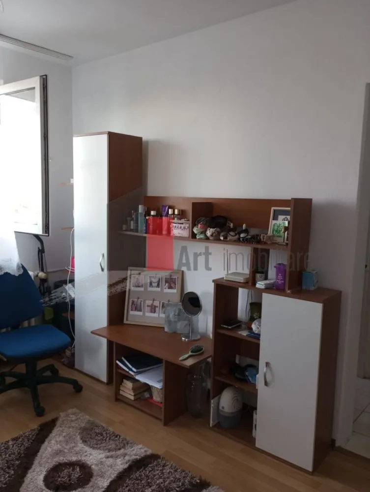 2 camere Drumul Taberei Plaza - Va prezentam spre vanzare un apartament situat in Cartierul Drumul Taberei, langa Mall Plaza, 

Apartamentul se afla la 5/10, este cf.2, semidecomandat, curat si are actele pregatite pentru vanzare. 

Blocul se află lângă st STB, lab5 min de metrou, aproape de Lidl, numeroase magazine, școală , grădiniță, parc, piata

Pentru detalii sau vizionare va stam la dispozitie: 0757894152
