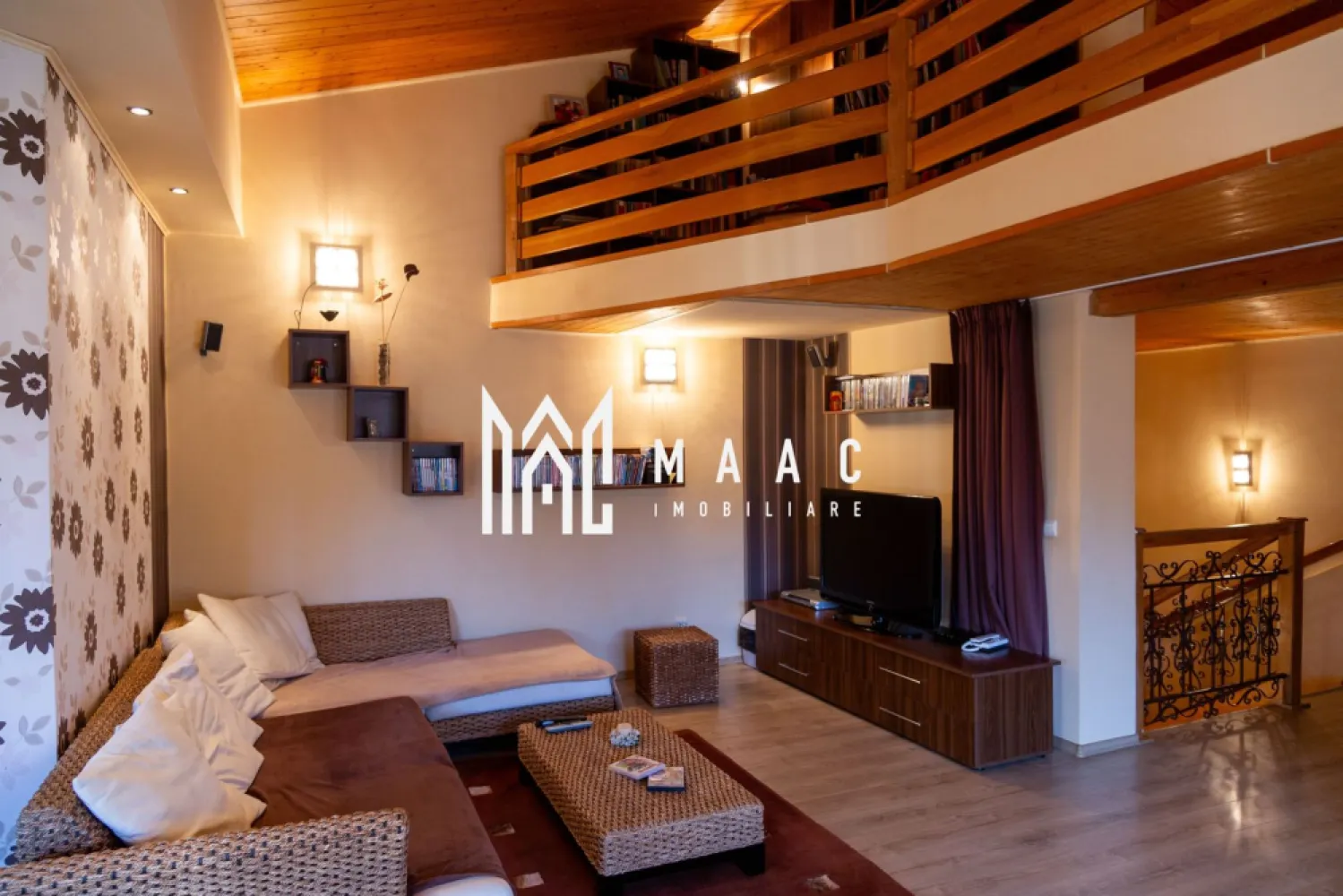 Casa 6 camere | P+M | Curte | 270 MPU | Zona Centrala - MAAC Imobiliare va prezinta o casa tip vila in zona Centrala. Adresa: Sibiu Tip Proprietate: Vilă An construcție: 2006 Suprafață teren: 414 mp (244 mp în folosire + 170 mp în spatele curții) Suprafață utilă: 270 mp Caracteristici principale: Construcție și Izolație Material: Cărămidă Izolație termică: Polistiren 12 cm Geamuri: Triplu stratificate pentru eficiență energetică superioară Renovare exterior: 2016 Sisteme și Utilități Centrală termică proprie: Asigură încălzirea eficientă a întregii case Panouri fotovoltaice: Instalate în 2024, cu o capacitate de 5KW, contribuind la sustenabilitatea energetică și reducerea costurilor de utilități Curent trifazic: Disponibil pentru spatiul comercial de la parter Distribuție și Amenajări Interioare Parter: Spațiu comercial: Aproximativ 45 mp, cu utilități separate, incluzând centrală termică proprie și curent trifazic. Poate fi utilizat atât ca birouri cât și ca spațiu de producție. A fost autorizat anterior pentru producție de panificație și patiserie. Hol: Cu scări de acces spre mansardă. Pivniță: Ideală pentru depozitare. Living: Spațios și luminos, cu zonă de dining, complet mobilat. Baie și Bucătărie: Complet mobilate și echipate. Mansardă: Living: Confortabil și elegant Dormitoare: Patru dormitoare spațioase, fiecare mobilat Baie: funcțională. Terasă: Perfectă pentru momente de relaxare în aer liber. Spațiu suplimentar amenajat ca bibliotecă, accesibil prin scara interioară. Exterior și teren: Suprafață teren: 414 mp, din care 244 mp sunt în folosire curentă, iar 170 mp sunt în spatele curții, oferind posibilități variate de amenajare. Grădină: Oportunitate pentru amenajare peisagistică, loc de joacă pentru copii sau grădină de relaxare. Opțiuni de vânzare: Proprietatea se poate vinde atât mobilată complet, cât și nemobilată, în funcție de preferințele cumpărătorului. Pentru mai multe detalii precizati telefonic ca ati vazut anuntul cu ID: CP2041681 }}