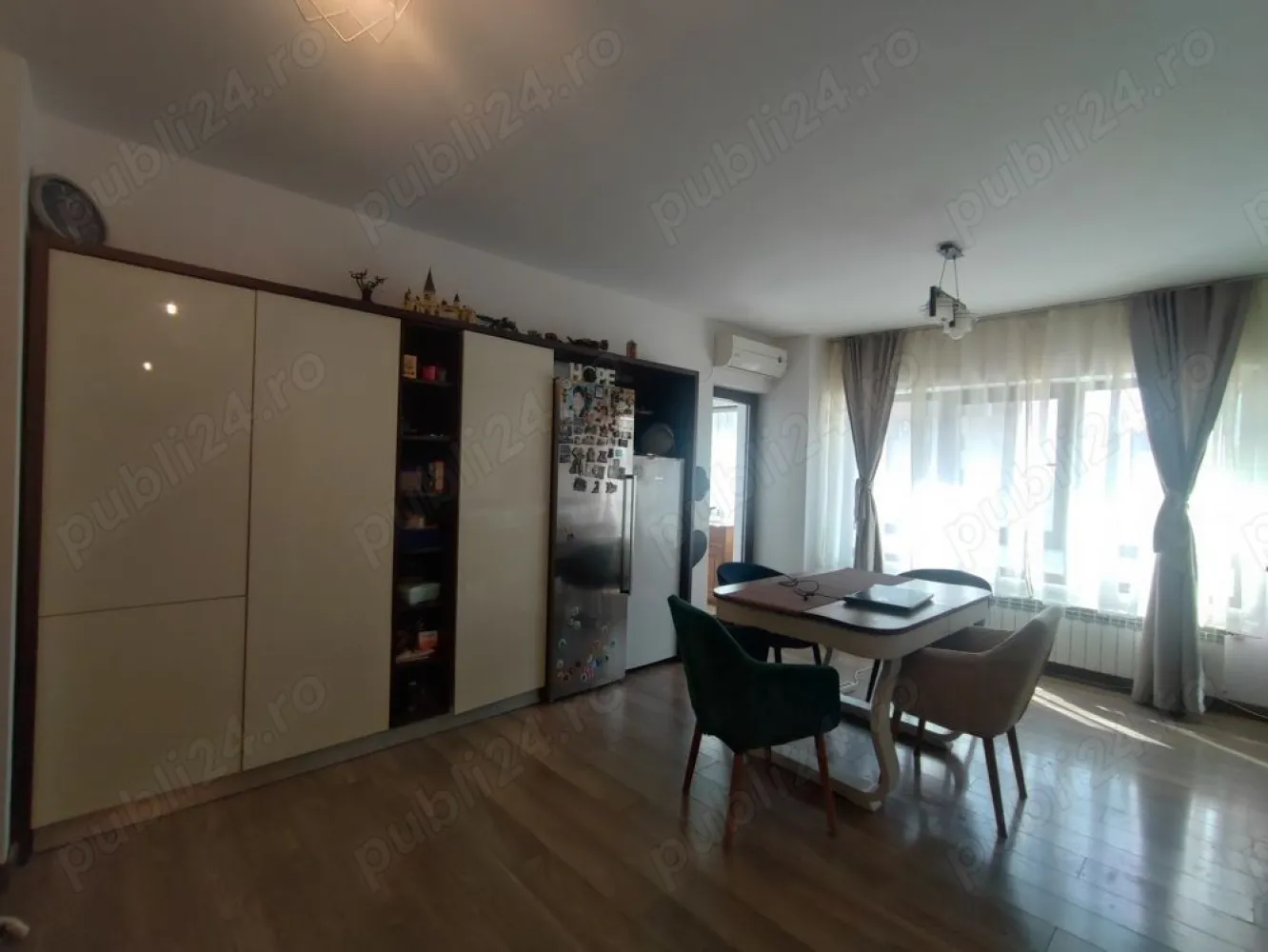 Ag BRASADAS vinde ap. 3 cam. in Complexul Newton Tătărași. - Agenția BRASADAS vinde apartament cu 3 camere, 2 bai, tip open space, 1 balcon tip loje situat în Complexul NEWTON Tatarasi. etajul 4 din 11 cu lift.

Orientare sud înspre curtea interioara .

Pentru mai multe oferte accesați www.brasadas.com