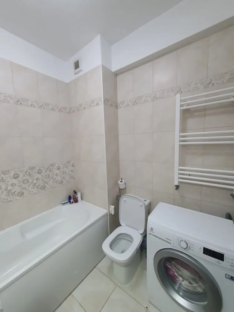 Ag BRASADAS închiriază ap 2 cam Tineretului Carol City Parc. - Agenția BRASADAS închiriază apartament DECOMANDAT cu 2 camere construit in 2017 situat intr-o zona linistita in complexul Carol City Parc, la 50 m de Parcul Carol si la 5 min de statia de metrou Tineretului. 
Complet utilat si mobilat, cu centrala proprie si aer conditionat. 
www.brasadas.com.