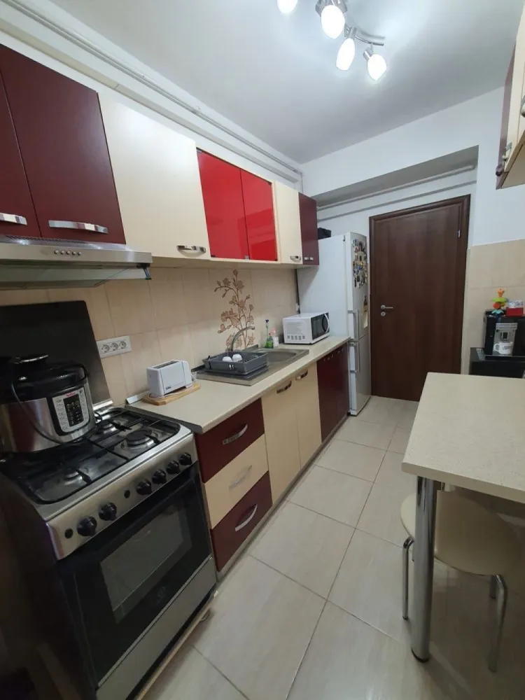 Ag BRASADAS închiriază ap 2 cam Tineretului Carol City Parc. - Agenția BRASADAS închiriază apartament DECOMANDAT cu 2 camere construit in 2017 situat intr-o zona linistita in complexul Carol City Parc, la 50 m de Parcul Carol si la 5 min de statia de metrou Tineretului. 
Complet utilat si mobilat, cu centrala proprie si aer conditionat. 
www.brasadas.com.