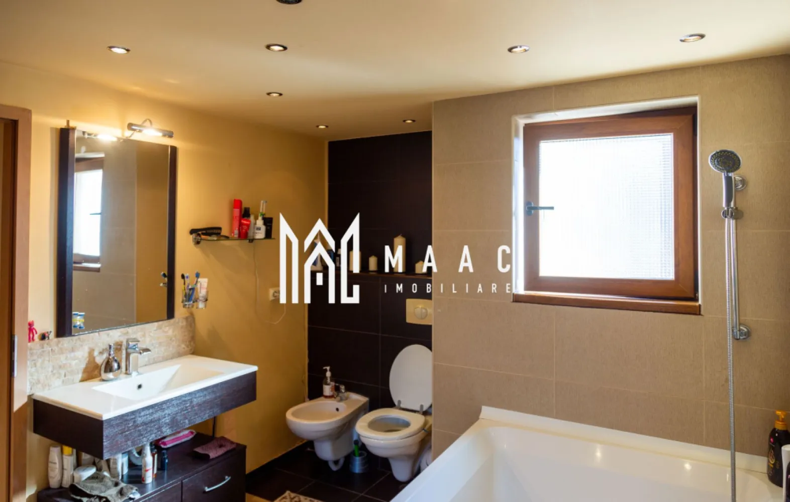 Casa 6 camere | P+M | Curte | 270 MPU | Zona Centrala