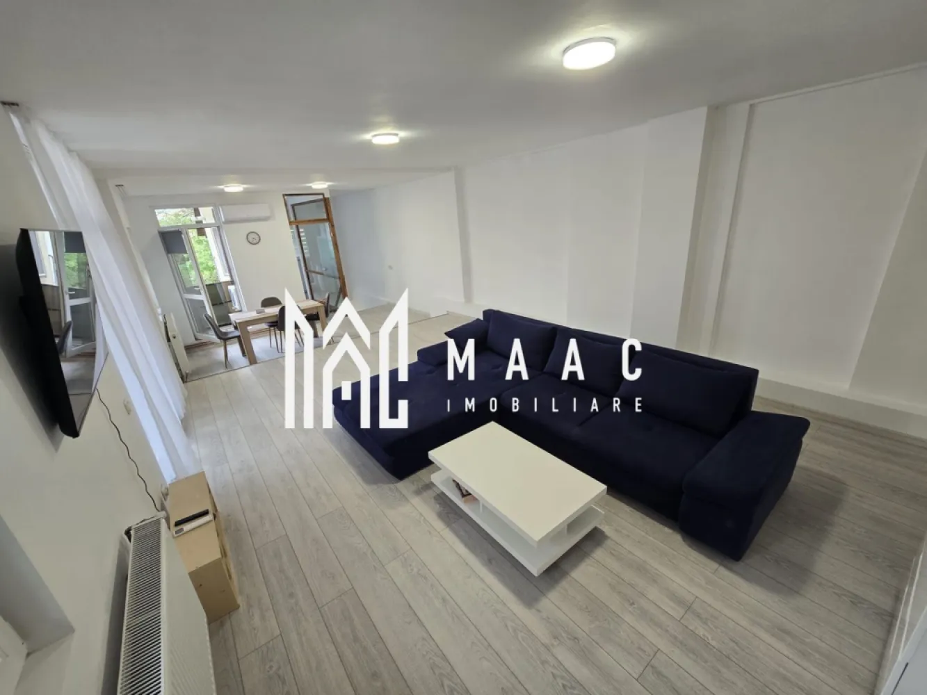 Apartament 3 camere | 96 mp Utili | Etaj 1 | Bulevardul Victoriei - Agentia imobiliara Maac va propune spre vanzare apartament spatios cu 3 camere decomandate situat la etajul 1 zona Victoriei .

Apartamentul se vinde mobilat si utilat exact cum se vede in poze .
 
Imobilul dispune de 3 balcoane si este situat intr-o curte linistita, intr-un imobil situat mai in spatele curtii, ceea ce iti ofera multa liniste 

Intrarea se face in holul de la parter unde gasiti prima baie ,iar accesul in apartament se face pe scarile interioare si vei ajunge intr- un living spatios si luminos cu 2 iesiri in 2 terase acoperite. Bucataria este separata inchisa in sticla si beneficiaza de o alta iesire in al 3-lea balcon. Apartamentul mai beneficiaza de 2 dormitoare decomandate si o alta baie .

Avantaje : 

- suprafata utila 96 mp + balcoane 
- zona centrala Bulevardul Victoriei,zona fostul Tribunal 
- curte linistita 
- total decomandat
- se preda exact ca in poze 
- complet renovat : mobilier nou , usi de la porta doors , izolat , geamurii termopan ,parchet nou schimbat, instalatiile utilitati refacute complet.

Pentru mai multe detalii specificati CP3079052 la telefon .
