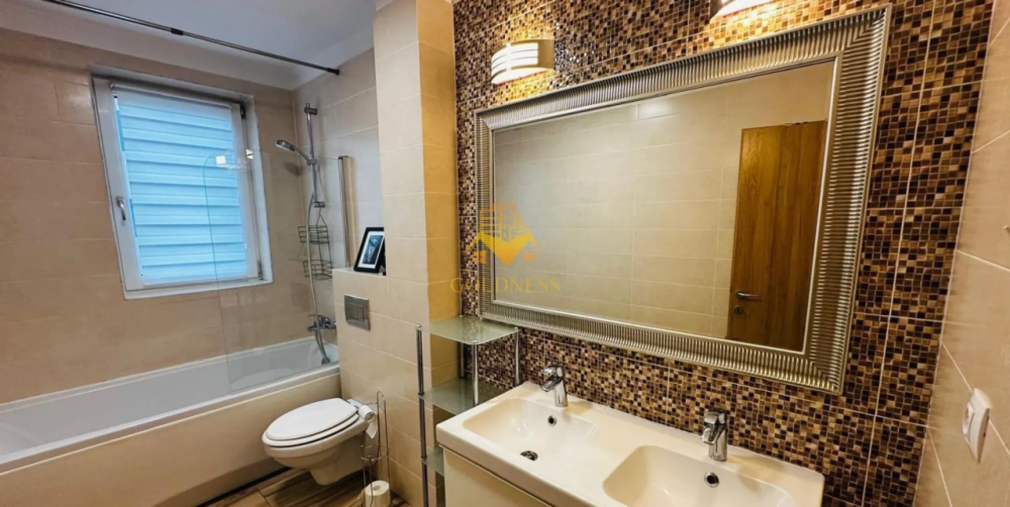 2 camere, Augustin Presecanu, Parcare, Revo, Sigma, Calea Turzii - GOLDNESS Imobiliare vă propune spre închiriere un apartament cu 2 camere complet mobilat și utilat, la etajul 2 într-un imobil de 4 etaje, în Cartierul Andrei Museranu.
Dispune de loc de parcare subteran.
Se află în apropierea stațiilor de transport în comun, magazine, restaurante, spații verzi, farmacii, etc. 

Apartamentul este compartimentat astfel:
 - dormitor cu pat matrimonial, dressing, noptiere
 - living cu canapea extensibilă 
 - bucătărie complet utilată și mobilată, loc de servit masa 
 - baie cu cabina de dus, calorifer port prosop și dulap pentru depozitare.
 - terasa de 7 mp.

Imobilul este dotat cu toate cele necesare- centrală proprie cu încălzire în pardoseala, frigider, aragaz, hotă, mașină de spălat haine și vase, etc. 

Dacă sunteți interesați de acest apartament și doriți să îl vizionați, dar și pentru alte oferte nu ezitați să ne contactați telefonic sau prin e-mail. Vă stăm la dispoziție!
Pentru intermediere se percepe un comision de 50% din prețul chiriei!