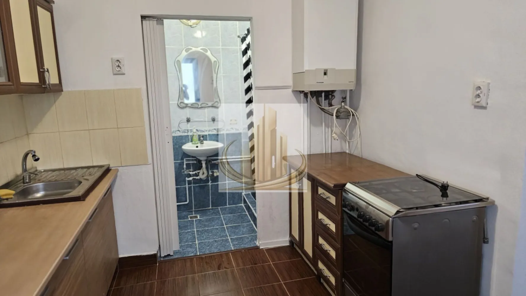 Apartament cu 2 camere de vânzare la casa in curte comuna