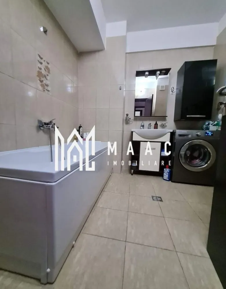 Apartament 3 camere | 70 MPU | - MAAC Imobiliare vă propune spre vânzare un apartament cu 3 camere, spațios și modern, ideal pentru o familie cu copii sau pentru investiție în vederea închirierii. Proprietatea este situată la etajul 4 al unui imobil prevăzut cu 2 lifturi și se remarcă prin suprafața generoasă de 70,08 mp, compartimentarea eficientă și confortul oferit de amenajarea completă. Apartamentul se vinde complet mobilat și utilat, fiind pregătit pentru mutare imediată, fără investiții suplimentare.

Locuința beneficiază de un living open-space generos de 31,45 mp, cu bucătărie integrată, două dormitoare confortabile și o baie spațioasă, oferind un spațiu optimizat pentru confortul zilnic. Balconul închis de 11,57 mp poate fi utilizat atât ca zonă de relaxare, cât și ca spațiu suplimentar de depozitare. În plus, apartamentul dispune de debara practică și hol de acces bine organizat, contribuind la o compartimentare funcțională și luminoasă.

Caracteristici:

Apartament cu 3 camere
Suprafață totală de 70,08 mp
Etaj 4
Bloc prevăzut cu 2 lifturi
Compartimentare practică și luminoasă
Se vinde mobilat și utilat la cheie
Ideal pentru locuit sau investiție

Compartimentare:
-Living open-space generos de 31,45 mp
-Două dormitoare confortabile
-Bucătărie integrată în zona de living
-Baie spațioasă
-Balcon închis de 11,57 mp
-Debara pentru extra spațiu de depozitare
-Hol de acces bine organizat

Dotări:
-Mobilier complet
-Electrocasnice incluse
-Finisaje moderne
-Balcon închis
-Spații generoase și bine iluminate natural
-Debara practică pentru depozitare suplimentară
-Imobil dotat cu două lifturi

Avantaje:
-Ideal pentru familii datorită suprafeței și compartimentării
-Potrivit pentru investiție și închiriere imediată
-Mutare fără investiții suplimentare
-Acces facil și confort sporit oferit de cele 2 lifturi
-Spațiu generos și bine optimizat
-Locuință pregătită complet pentru noii proprietari

Pentru mai multe detalii și stabilirea unei vizionări, vă rugăm să menționați la telefon numărul CP3079050.