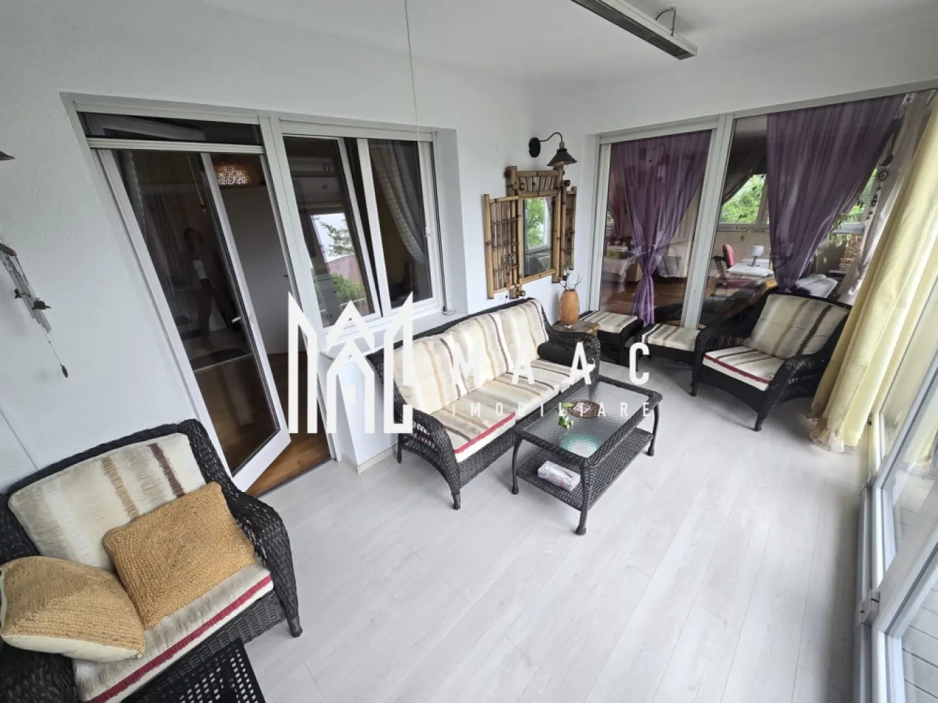 Apartament superb cu gradina zona Sub Arini