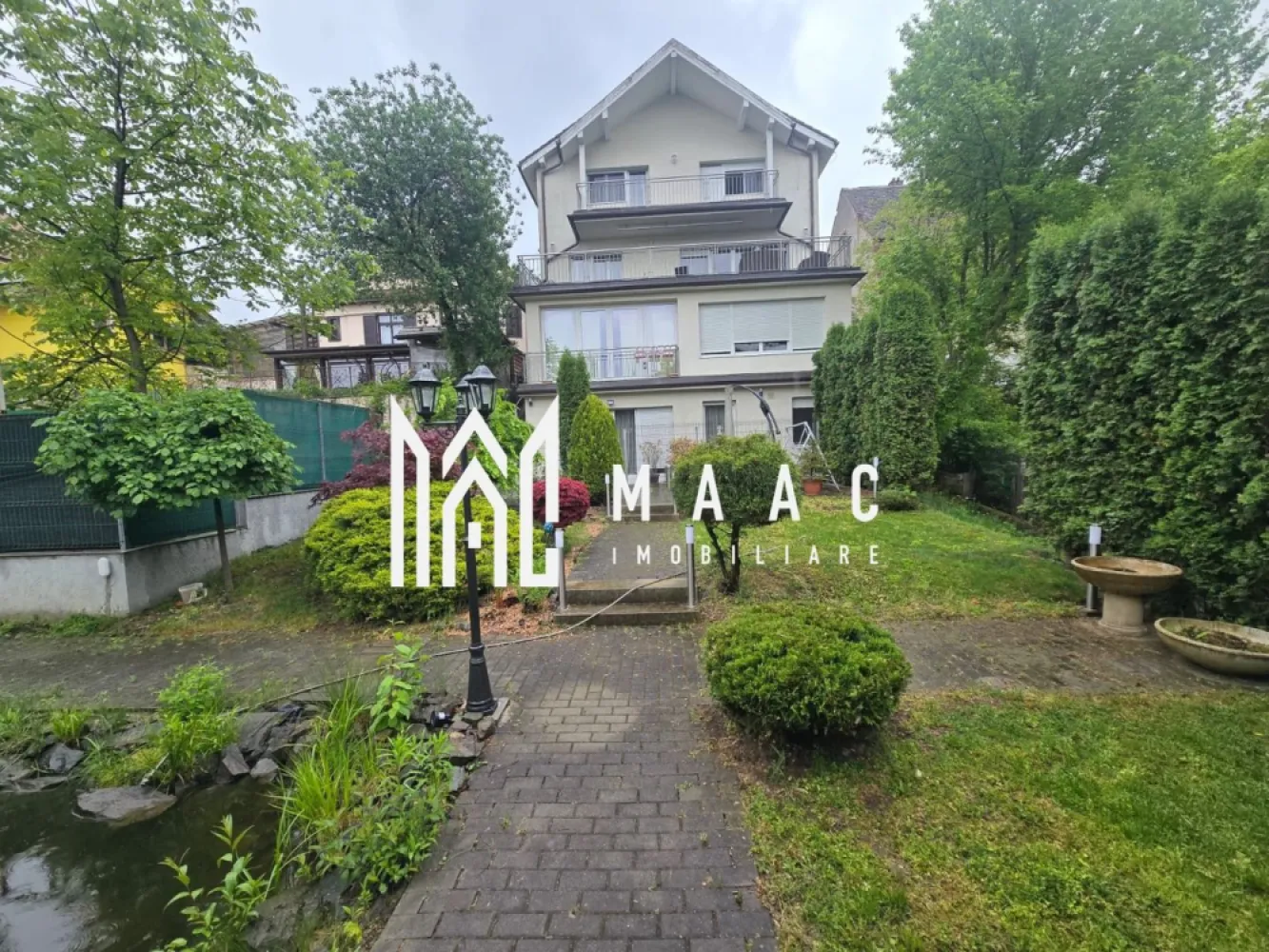 Apartament superb cu gradina zona Sub Arini