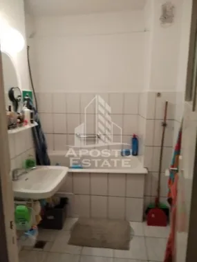 Apartament 1 camera de vanzare, zona Circumvalatiunii, Timisoara