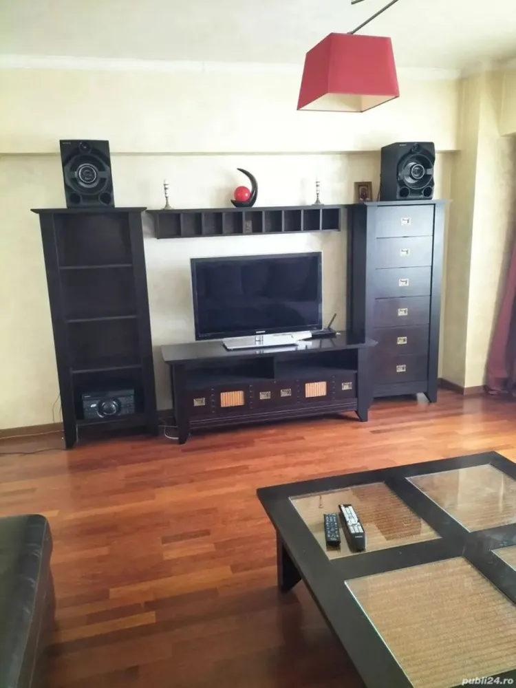 BRASADAS vinde ap 2 cam metrou Unirii. - Agenția imobiliara BRASADAS vinde apartament două camere,mobilat și utilat situat
ultracentral,un minut de metrou Unirii 1