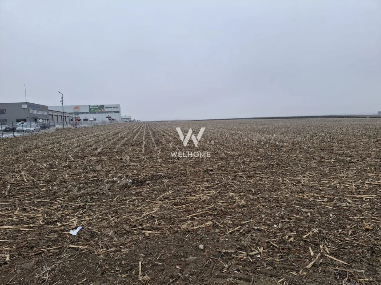 Teren industrial de vânzare , Sibiu– Zona Industrială Vest, 20.800 mp - Oportunitate excelentă pentru investiție sau dezvoltare industrială/logistică!

Se oferă spre vânzare teren situat în Zona Industrială Vest
 -totală de 20.800 mp
- deschidere generoasă de 98 metri liniari
- ideal pentru hale industriale, depozite, producție, logistică sau parc comercial.

Avantaje principale:
Poziționare strategică în una dintre cele mai dezvoltate zone industriale
Acces facil pentru trafic greu și transport logistic
Deschidere mare la drum – 98 ml, ideală pentru multiple căi de acces și compartimentare eficientă
Transformator de curent electric la limita proprietății – avantaj major pentru reducerea costurilor și rapiditatea racordării
Teren potrivit pentru investiții cu randament ridicat
Zonă în continuă dezvoltare, cu infrastructură industrială existentă

Proprietatea oferă multiple posibilități de dezvoltare și reprezintă o alegere excelentă atât pentru utilizare proprie, cât și pentru investiție pe termen lung.

Pret: 80 euro/mp, negociabil