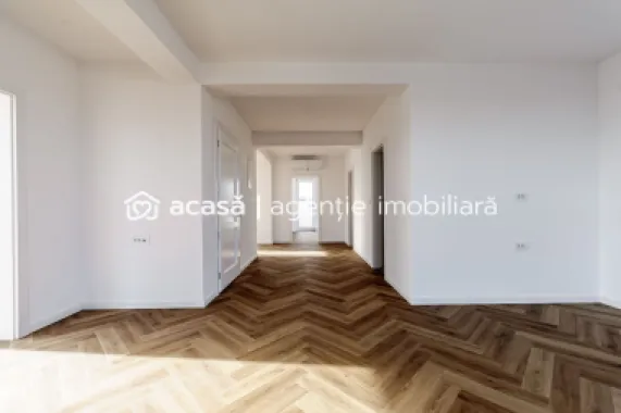 Clădire nouă P+2 cu showroom și birouri în Arad