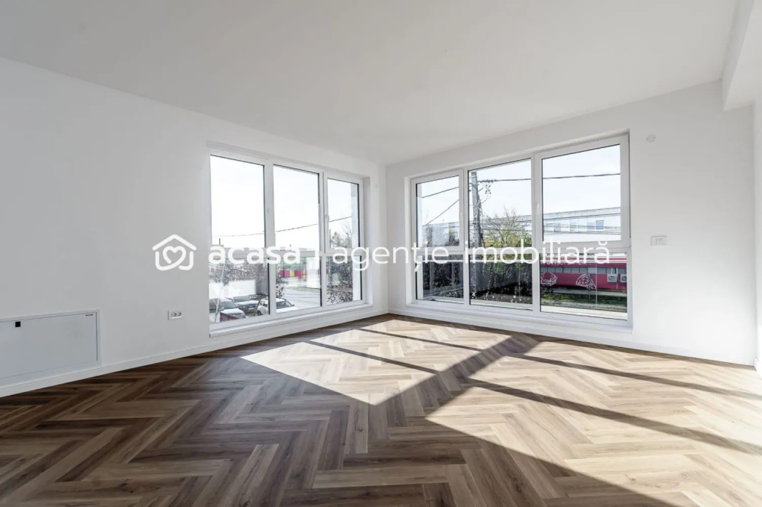 Clădire nouă P+2 cu showroom și birouri în Arad