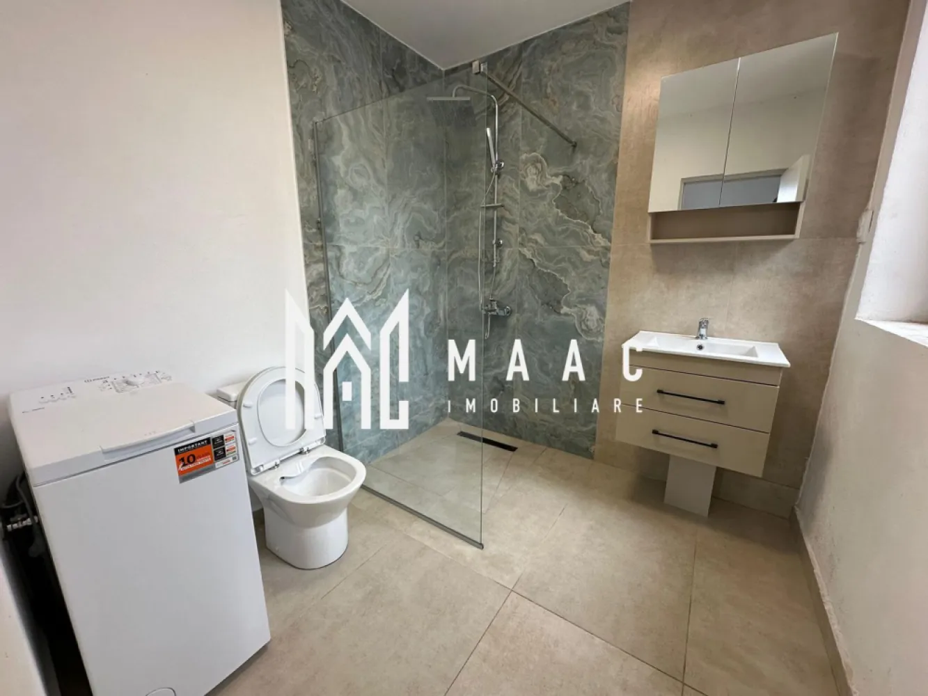Apartament 3 camere | Parcare | Gradina | Terasa | Central
