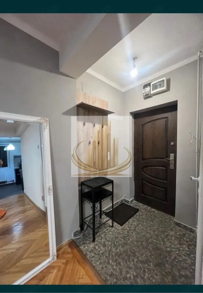 🏡Apartament modern, 2camere, zona centrala - 🏡Grand Mobilis Imobiliare va propune spre închiriere un apartament cu 2 camere semidecomandat, situat într-o zonă excelentă, aproape de Universitatea Politehnica și Universitatea de Vest, pe strada Victor Babeș.

Apartamentul este luminos, călduros și are cheltuieli mici de întreținere. Dispune de aer condiționat și este proprietate proprie. Locație ideală, la doar 10–15 minute de mers pe jos până în centru.

Disponibil imediat!

Pentru mai multe detalii și vizionare, contactați-ne!