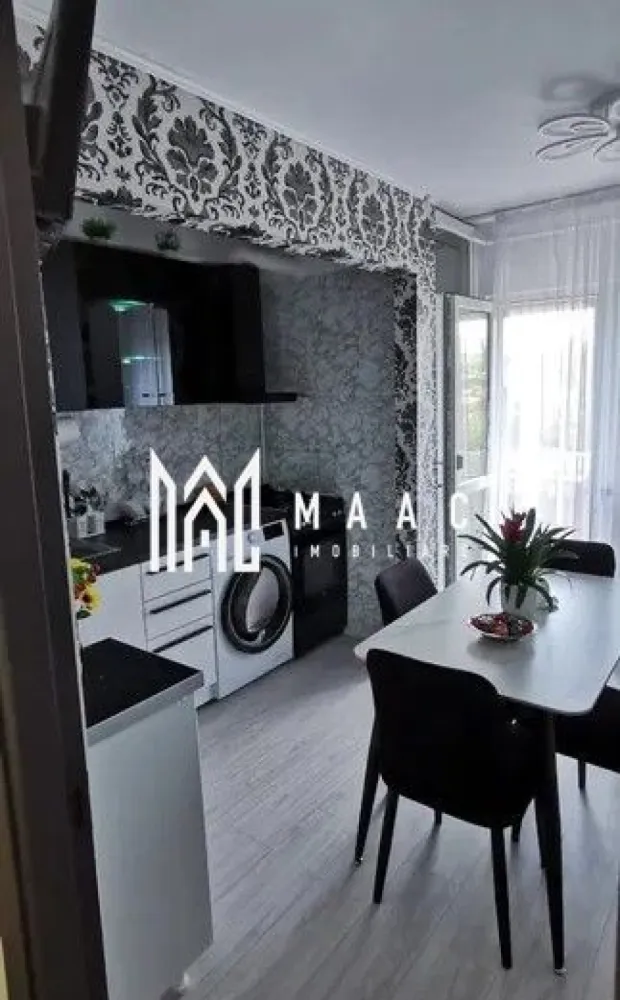Apartament 3 camere | 2 Balcoane | Cisnadie - Se oferă spre vânzare un apartament cu 3 camere, decomandat, situat la etajul 2 din 4, într-un bloc izolat termic, localizat în Cisnădie, acces rapid către Sibiu.

3 camere 
2 balcoane (unul închis)
centrală termică proprie
geamuri termopan
loc de parcare în fața blocului

Zonă cu acces facil la: transport public, magazine, școli, farmacii etc.

Apartamentul se vinde complet mobilat și utilat

Totul este nou, cu garanții!

Pentru mai multe informații, specificați ca ați văzut anunțul cu ID: CP2509642.