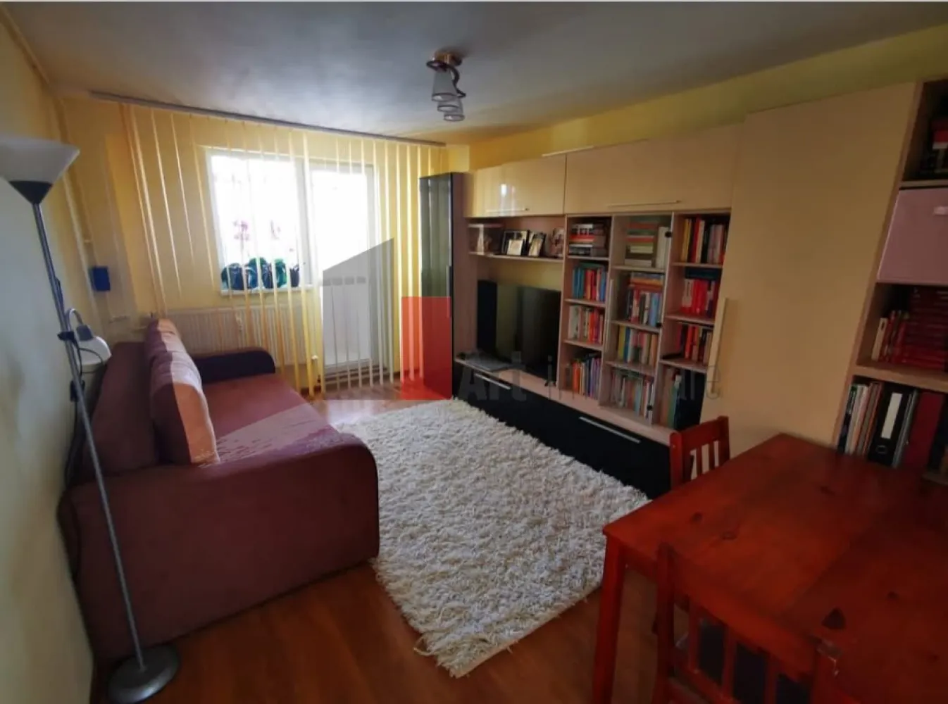 2 camere Dr. Taberei Romancierilor - Art Imbobiliare va prezinta un apartament de 2 camere confort 2 sporit situat la etajul 10 din 10 al unui imobil in cartierul Drumul Taberei - Romancierilor. Imobilul se afla langa metrou, are 10 etaje si nu are probleme cu terasa. 

Apartamentul este decomandat, are toate îmbunătățirile inclusiv instalații schimbate. Se vinde exact ca in poze.
Langa bloc este metrou, STB, magazine, parc, piețe

Pentru detalii sau vizionare va stam la dispozitie: 0757894152