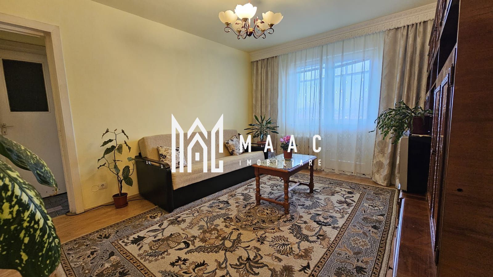 Apartament cu 2 camere | Balcon | Pivnita | zona Vasile Aaron