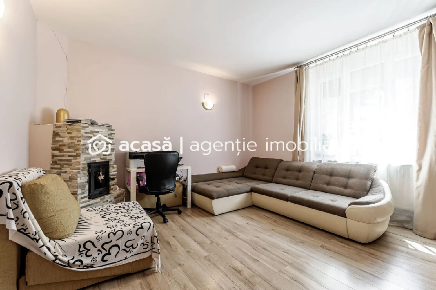Apartament 2 camere spatios la casa individuala zona centrala