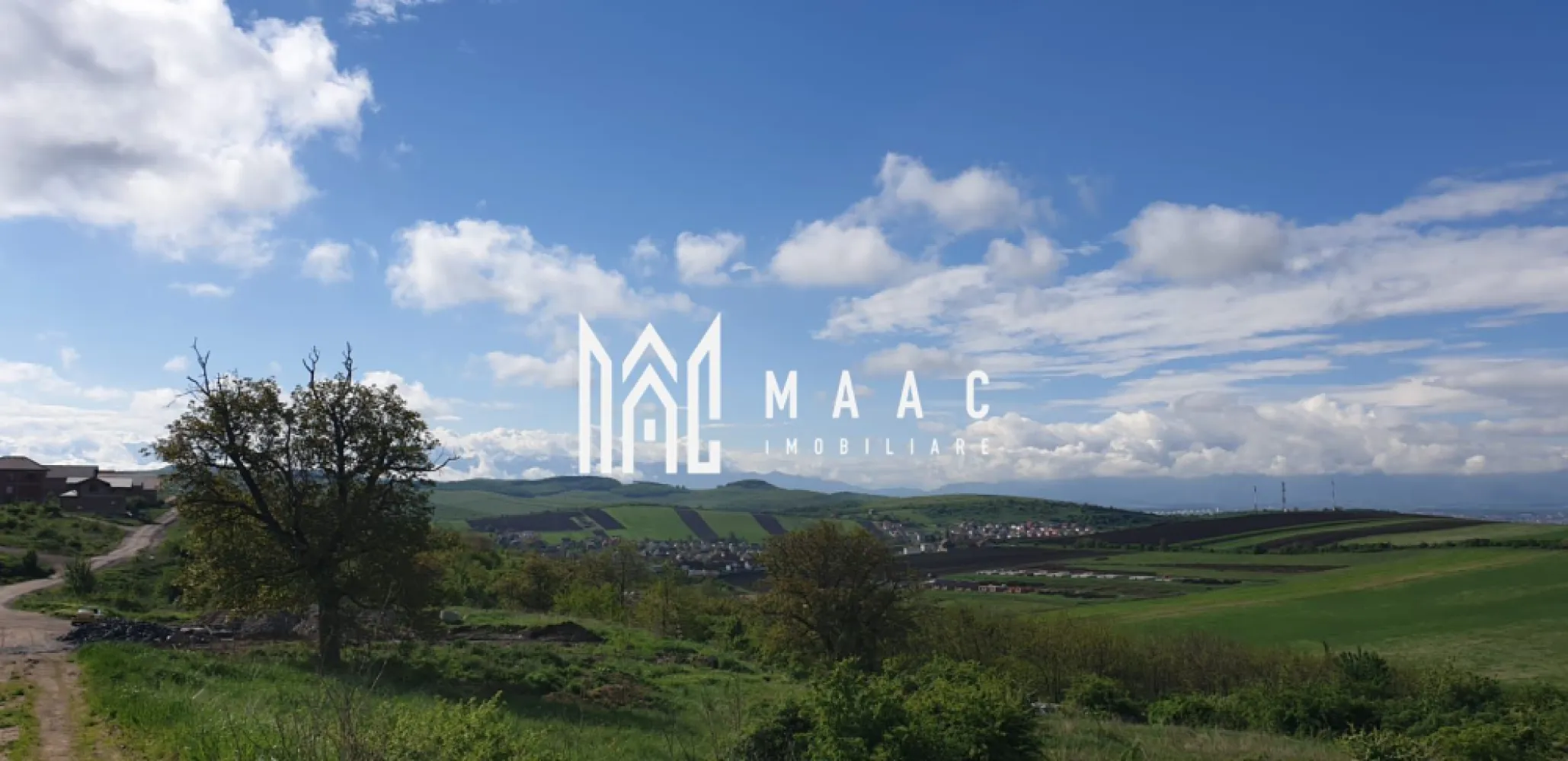 Teren | S+P+E | S+P+M | Intravilan | 9826 MP | Sura Mare - MAAC Imobiliare va prezinta un teren intravilan in Sura Mare cu suprafata de 9.826 MP. Cu o suprafață de 9.826 metri pătrați, acest teren oferă o paletă largă de posibilități pentru dezvoltare cu potențial de construcție cu un coeficient de ocupare a terenului (POT) de 40%. Conform certificatului de urbanism, terenul permite construcții variate, incluzând structuri pe trei niveluri - S+P+E sau S+P+M. Această flexibilitate oferă un cadru propice pentru proiecte rezidențiale, unități de învățământ, comerciale sau turistice. Acest teren este potrivit pentru construirea de unități de învățământ, spații comerciale, servicii, restaurante, facilități turistice și locuri de cult. Cu căi de acces, terenul asigură conexiuni ușoare către principalele drumuri și orașe din împrejurimi. O altă caracteristică a acestui teren este posibilitatea de a realiza amenajări specifice, subliniind frumusețea naturală a locației. Pentru mai multe detalii, precizati telefonic ca ati vazut anuntul cu ID CP1950393 }}