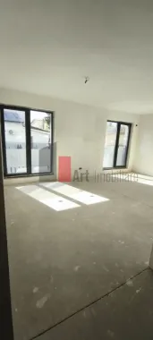 Garsoniera in bloc nou Jiului