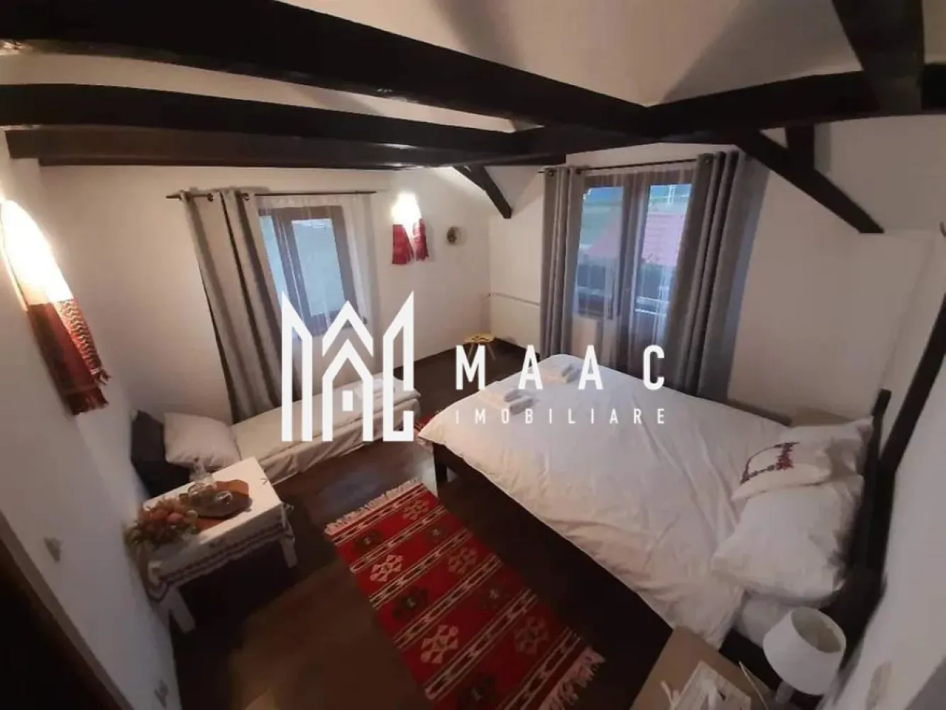 Pensiune 7 camere | P+1 | 630 MP | Paltinis - MAAC Imobiliare va prezinta o pensiune in Zona Păltiniș (Arka Park). Caracteristici cheie: Configurație: pensiune cu 7 camere, dispuse pe 2 niveluri. Suprafață utilă: 240 mp (parter + etaj). Anul construcției: 2013. Acoperiș și Izolație Termică: Pensiunea beneficiază de un acoperiș solid și izolație termică. Configurație spații: Parter: Living Spațios ideal pentru primirea oaspeților și relaxare. Dormitor: O cameră dedicată pentru ospitalitate. Baie: Dotată pentru confortul oaspeților. Etaj: 5 Dormitoare pentru cazarea comodă a oaspeților. Suprafață teren: Total: 630 mp. Liber: 420 mp. Deschidere: 30 mp. Terasă cu Filigorie - spațiu perfect pentru socializare și relaxare în aer liber. Loc pentru grătar. Ciubar pentru 6 persoane. Detalii adiționale: Pensiunea se vinde exact ca în poze, gata pentru continuarea afacerii. Afaceră la cheie: O oportunitate excelentă pentru investitori sau cei care doresc să conducă o pensiune într-o zonă pitorească. Pentru mai multe detalii, precizati telefonic ca ati vazut anuntul cu ID: CP1950132. }}