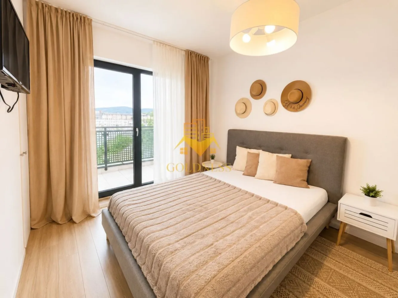 3 Camere Openspace, Marasti, Parcare, Modern, Kaufland, Zona fabricii. - GOLDNESS Imobiliare vă propune spre închiriere un apartament cu 3 camere complet mobilat și utilat, la etajul 4 într-un imobil de 6 etaje,in Cartierul Marasti!
Parcare subterana inclusa!
Se află în apropierea stațiilor de transport în comun, magazine, restaurante, spații verzi, farmacii, etc. 

Apartamentul este compartimentat astfel:
 - dormitor cu pat matrimonial, dressing, noptiere
 - dormitor cu pat matrimonial, dressing, noptiere
 - living cu bucatarie open space complet utilată și mobilată, loc de servit masa, iesire pe terasa.
 - baie cu dus walk-in, calorifer port prosop și dulap pentru depozitare.
 - terasa de 20 mp.

Imobilul este dotat cu toate cele necesare- centrală proprie, frigider, aragaz, hotă, mașină de spălat haine, etc. 

Dacă sunteți interesați de acest apartament și doriți să îl vizionați, dar și pentru alte oferte nu ezitați să ne contactați telefonic sau prin e-mail. Vă stăm la dispoziție!
Pentru intermediere se percepe un comision de 50% din prețul chiriei!
