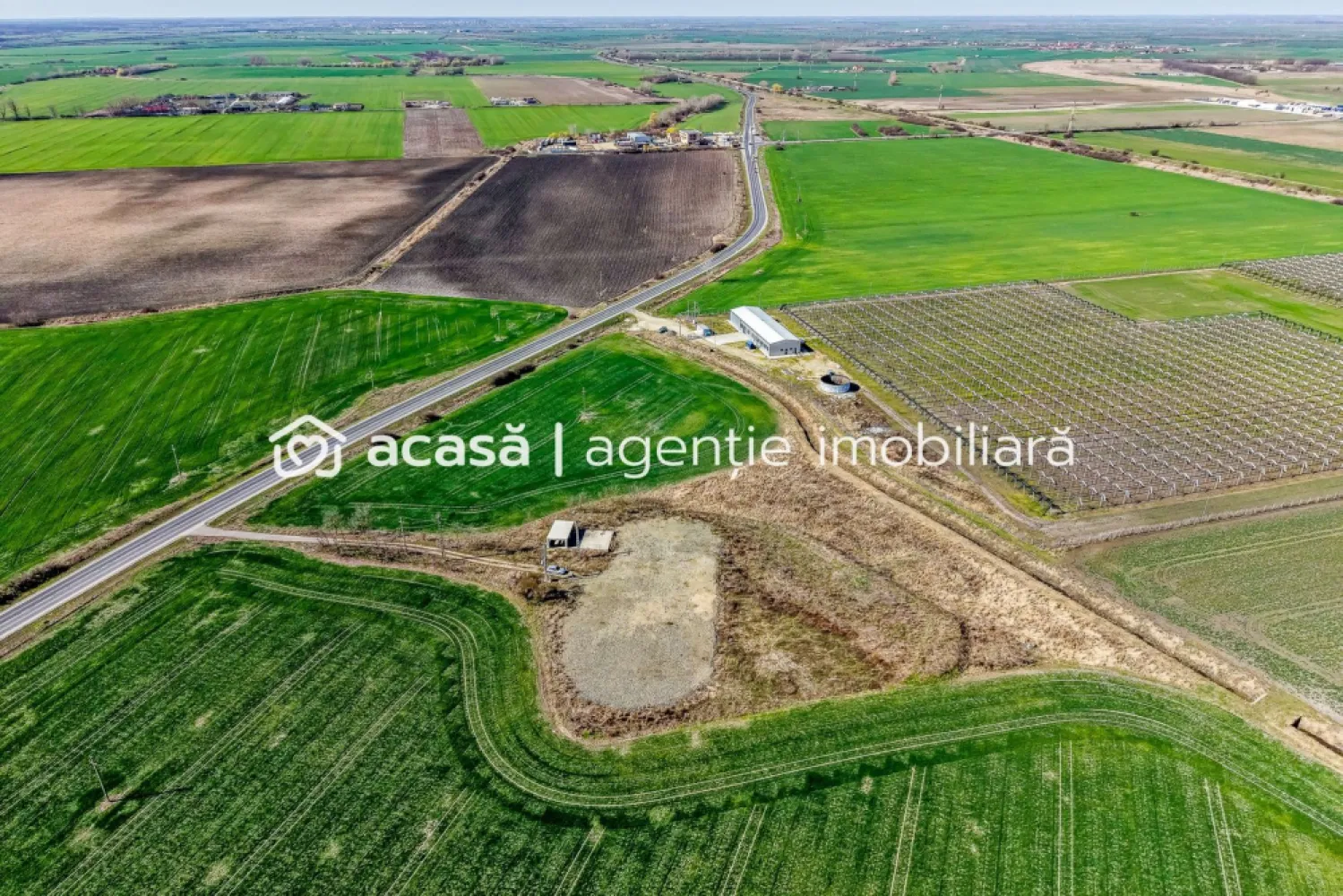 🌟 Oportunitate Investiție! Teren Intravilan zona service DAF vest 🌟 - Visezi să dezvolți un proiect de succes? Avem pentru tine o parcelă generoasă de 5229 mp situată în zona Hanul de la Răscruce, perfectă pentru dezvoltarea unei afaceri de genul benzinărie, logistic sau construcție hale depozitare!
Comision 0% la cumpărător.
Atenție, prețul este fără TVA.

📍 Locație Ideală:

Terenul se află în apropierea Service-ului TIR DAF pe DN7, la doar câțiva pași de Parcul Logistic LIDL și de accesul rapid la autostrada A1.
🏗️ Potrivit pentru:

Hale industriale
Parc logistic
Diverse proiecte comerciale
Această oportunitate nu trebuie ratată! Contactează-mă pentru mai multe detalii și pentru a programa o vizionare la 0724 694 458 Dorel Vereș consultant imobiliar. Fă primul pas spre realizarea visului tău de afaceri!
✨ Agentia Imobiliară ACASĂ - Împreună construim viitorul! ✨
Nu dispui de toată suma? Te ajutăm noi gratuit! Îți obținem oferte de la 16 bănci.

Ai o proprietate de vânzare în Arad și vrei să știi cât valorează cu adevărat?

Sună-mă pentru o evaluare gratuită, fără obligații.

Birou: ACASĂ | Agenție imobiliară Arad

Bulevardul Decebal 2, Arad 310133