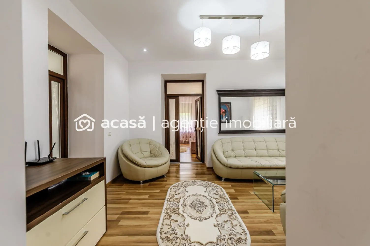 Proprietate de vis cu teren 2.880 mp și facilități PREMIUM Comision 0 - Comision 0%
Vă prezentăm spre vânzare un domeniu deosebit, cu o suprafață generoasă de 2.880 mp, ce îmbină armonios confortul modern cu frumusețea naturii.

🏡 Casa veche complet renovată – consolidată prin subzidire, cu planșeu de beton la acoperiș, izolații eficiente și dotată cu panouri fotovoltaice de 20 kW, care asigură independența energetică. Proprietatea se vinde mobilată și utilată, conform fotografiilor.

✨ Facilități exterioare premium:
 • Piscină supraterană – ideală pentru relaxare în sezonul cald
 • Teren multifuncțional (tenis, fotbal, volei) – acoperit cu plasă și prevăzut cu nocturnă
 • Foișor, bucătărie de vară și zonă de duș exterior – perfecte pentru petreceri și seri de vară
 • Sistem electronic de irigație pe întreaga suprafață
 • Spații de depozitare și garaj dublu
 • Livezi cu numeroși pomi fructiferi

Această proprietate reprezintă un refugiu ideal pentru familie sau o investiție, retreat sau casă de vacanță exclusivistă.

📍 Locație: Secusigiu – zonă liniștită, cu acces facil către Arad.

📞 Pentru detalii și programarea unei vizionări:
Blaga Flavius – 0754467525 Consultant imobiliar acreditat APAIR (Asociația Profesională a Agenților Imobiliari din România)

Nu dispui de toată suma? Te ajutăm noi gratuit! Îți obținem oferte de la 16 bănci.
Ai o proprietate de vânzare în Arad și vrei să știi cât valorează cu adevărat?

Birou: ACASĂ | Agenție imobiliară Arad
Adresă: Bulevardul Decebal 2, Arad 310133