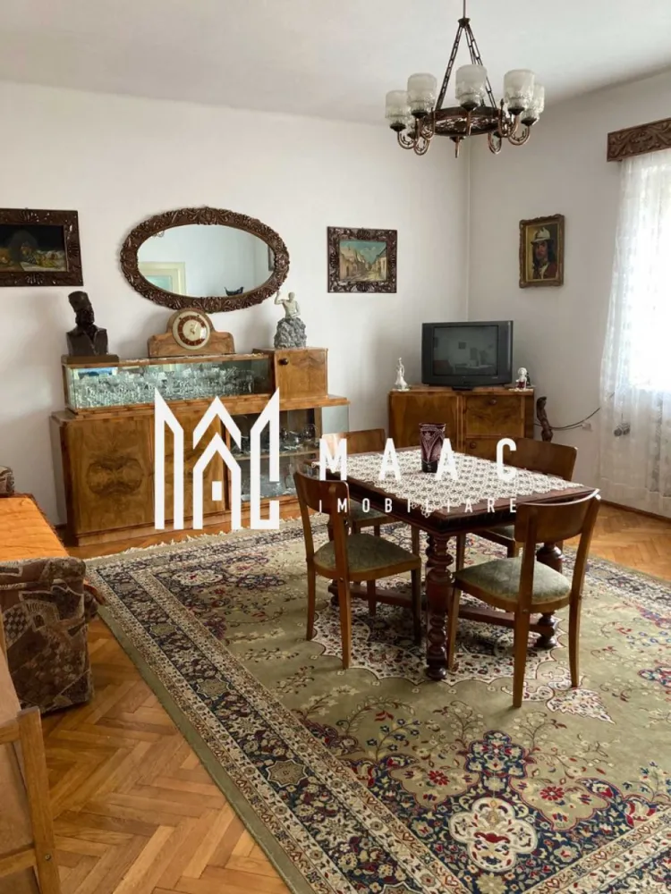 Apartament La Casa | Plus Spatiu Comercial | Ultracentral - MAAC Imobiliare va propune spre vanzare o casa situata in zona centrala a Sibiului. Casa este compartimentata astfel: 2 dormitoare, 1 birou, bucatarie deschisa+ living , o baie si curte comuna. Finisajele sunt clasice Totodata, casa dispune de un spatiu comercial, situat la strada. Este pretabil pentru investitie, fiind intr-o zona foarte cautata. Pentru mai multe informatii, va rog sa ne contactati si sa specificati ID: CP1883903. }}