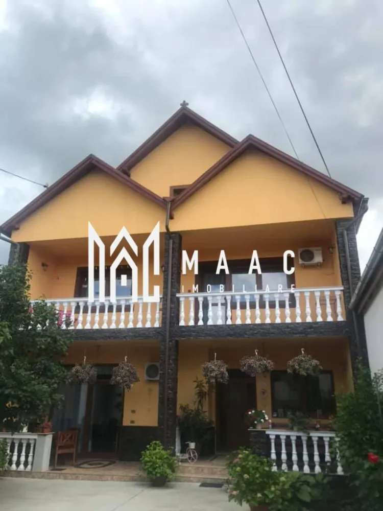 Casă / Vilă cu 6 camere + Casa/Vila cu 2 camere | zona Terezian - SUPER OFERTA - 2 CASE LA PRET DE 1

Daca vreti sa faceti o schimbare in viata voastra de familie, cu siguranta mutarea intr-o zona mai retrasa, linistita si totusi aproape de oras, este decizia corecta!

Va oferim spre vanzare o vila plina de caldura intr-o zona de case din cartierul Terezian.

Imobilul in suprafata de 260 mp utili este dispus P+E+M.

Vila are pe langa panouri solare, o suprafata optima si o compartimentare eficienta, spatiile fiind foarte bine echilibrate. 

Iar bonus pe langa vila, mai beneficiati de o casa de oaspeti pusa la puct si impartita in 2 camere, bucatarie open space si 2 bai (ambele case fiind la acelasi pret si in aceeasi curte)

Va asteptam cu drag, sa va alegeti casa potrivita!

Pentru mai multe detalii, precizati telefonic ca ati vazut anuntul cu ID: CP1057780
