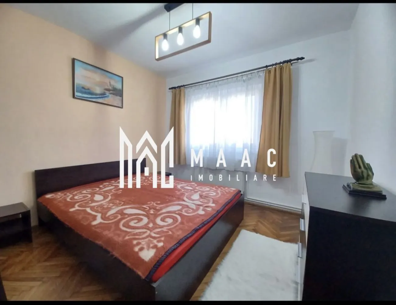 Apartament 3 camere | Etaj 1 | 70 MPU | Central - MAAC Imobiliare vă propune spre închiriere un apartament cu 3 camere, situat la etajul 1, într-o zonă liniștită din Sibiu.
Locuința este complet mobilată și utilată, fiind pregătită pentru mutare imediată.

Detalii apartament
Suprafață utilă: 70 mp
Etaj: 1
3 camere
Compartimentare practică și spațioasă
Dotări și avantaje
Complet mobilat și utilat
Spațiu generos și luminos
Zonă liniștită
Gata de locuit
Condiții închiriere
Nu se acceptă animale de companie

Pentru informații suplimentare, menționează codul ID: CP3078128