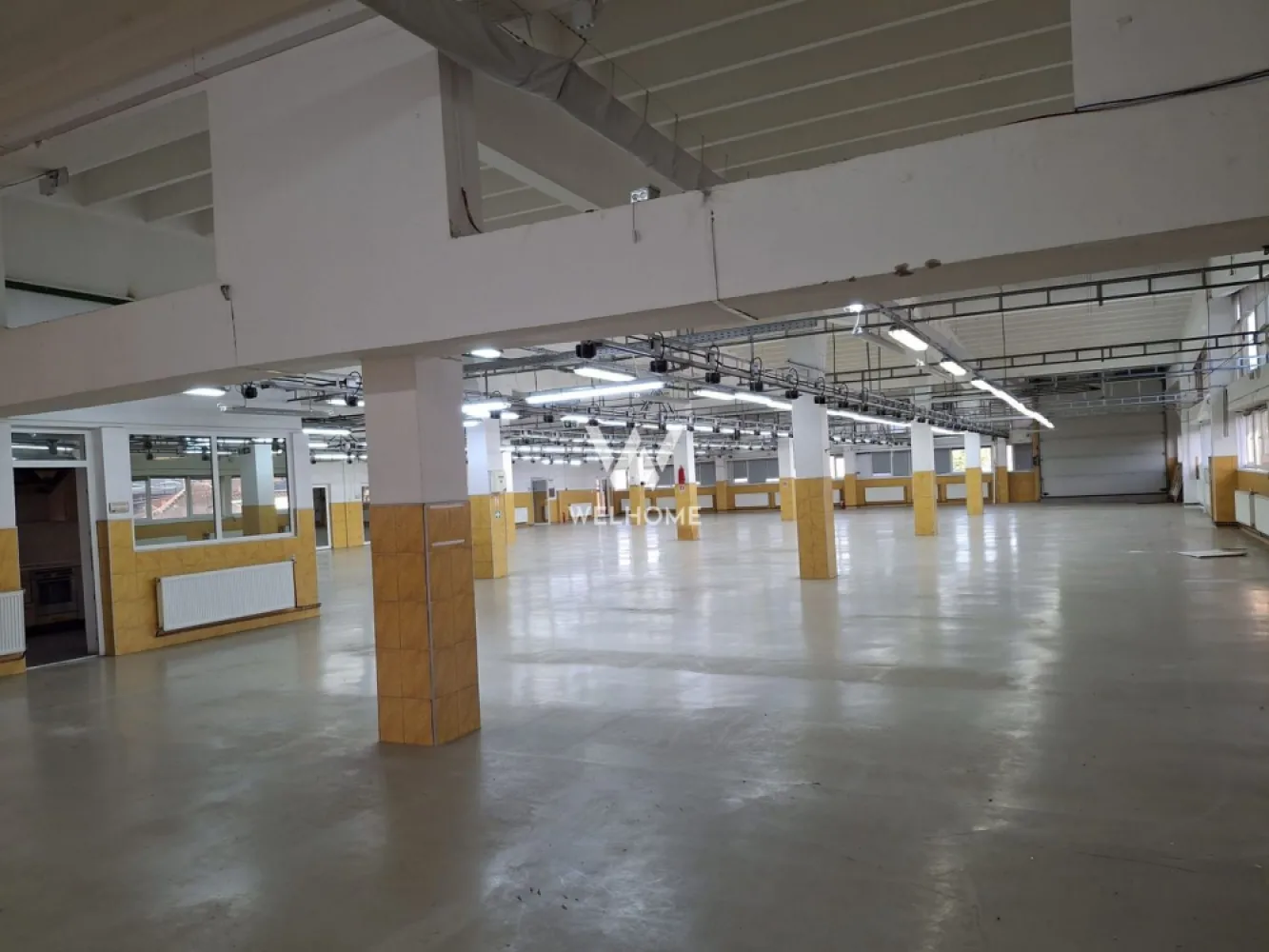 Spatii de inchiriat pentru productie/ industrial, Sibiu - Oferim spre închiriere spații industriale și de producție în Sibiu, cu suprafețe cuprinse între 300 mp și 1000 mp, ideale pentru activități de producție, depozitare, logistică sau distribuție.

Avantaje:
-suprafețe generoase și compartimentare flexibilă
-anexe pentru birouri și sală de mese
-curent trifazic
-cces facil pentru autovehicule de marfă / TIR
-parcare disponibilă
-poziție centrală, cu acces rapid către principalele zone ale orașului
-acces rapid la autostradă
-spații potrivite pentru diverse activități industriale și comerciale

Preț: 7 euro/mp, negociabil, în funcție de suprafață și perioada contractuală.

Pentru mai multe detalii și programarea unei vizionări, vă rugăm să ne contactați telefonic.